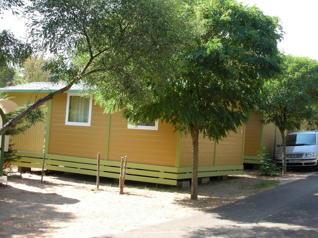 Camping Lou Cabasson 博尔马斯·莱斯·米默萨斯 外观 照片