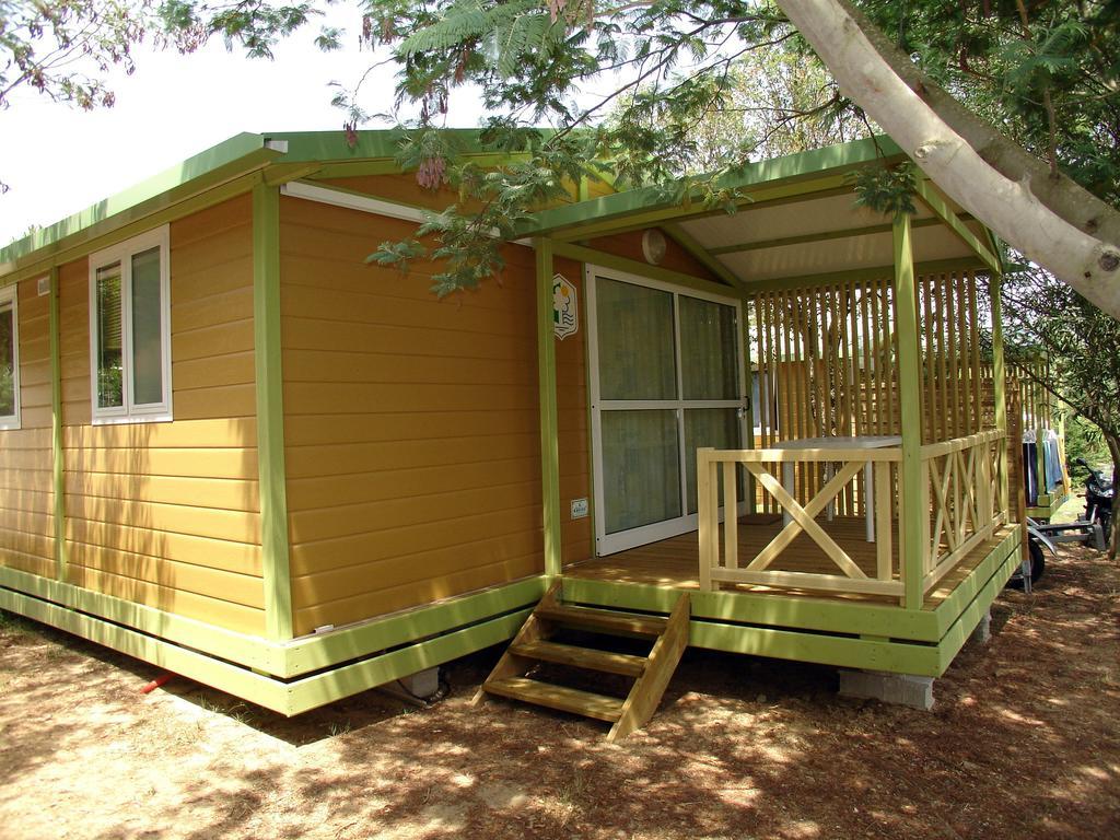 Camping Lou Cabasson 博尔马斯·莱斯·米默萨斯 外观 照片